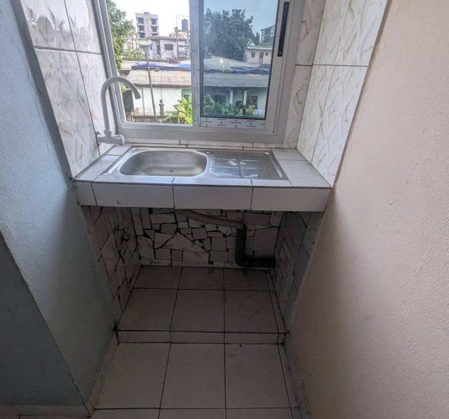 Chambre moderne à Makepe