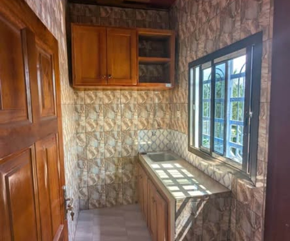 Studio moderne nouvellement construit – Ngousso
