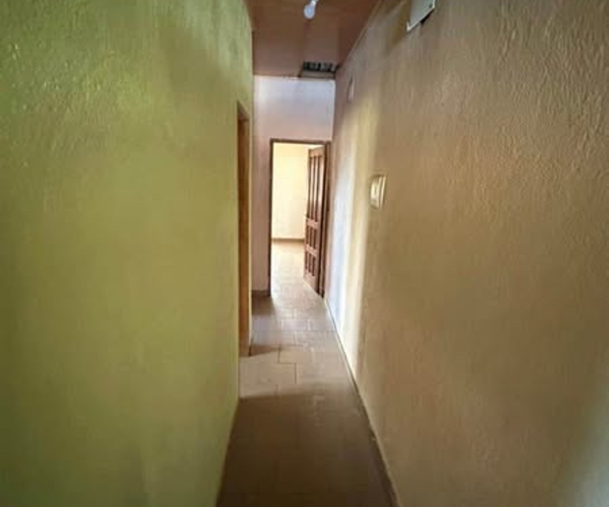 Appartement 2 chambres à louer à Mendong - 70 000 XAF/mois