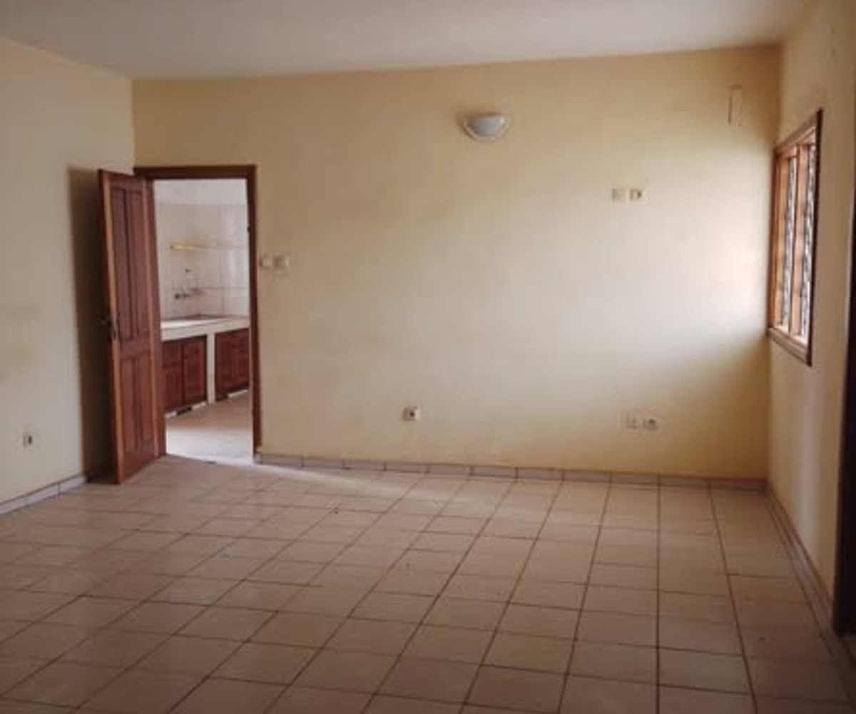 Grand Appartement à louer à Yaoundé Damas