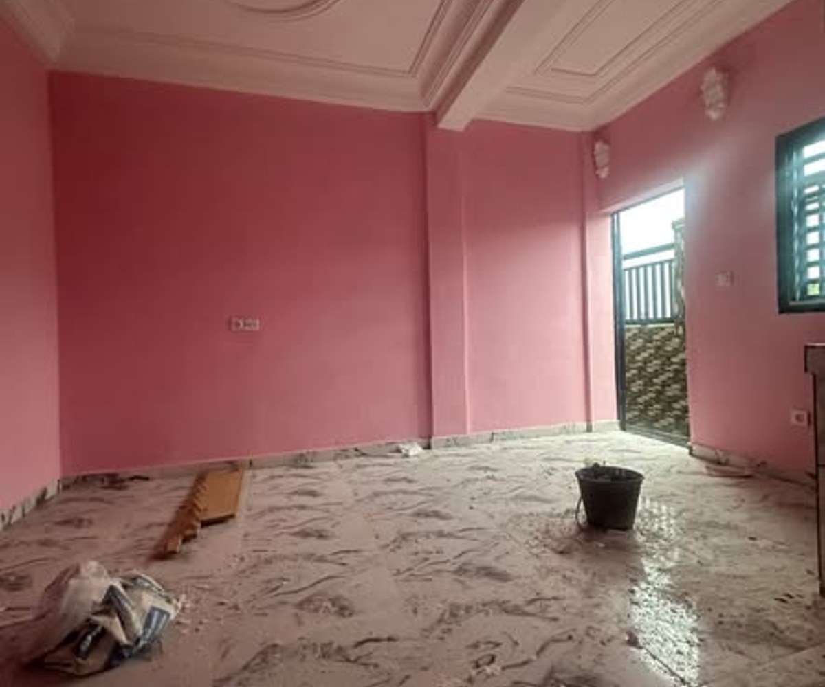 Vaste chambre moderne climatisé - PK12 Douala