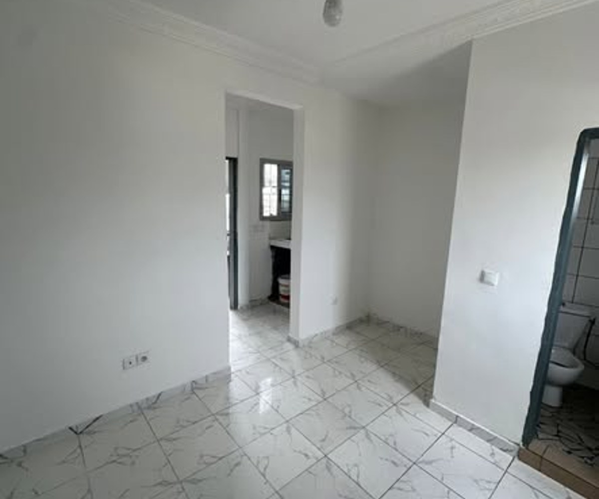 Chambre moderne à louer - Makepe Missoké