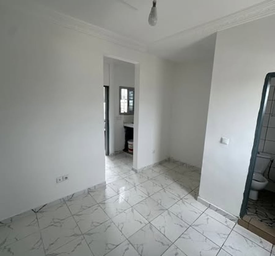 Chambre moderne à louer - Makepe Missoké