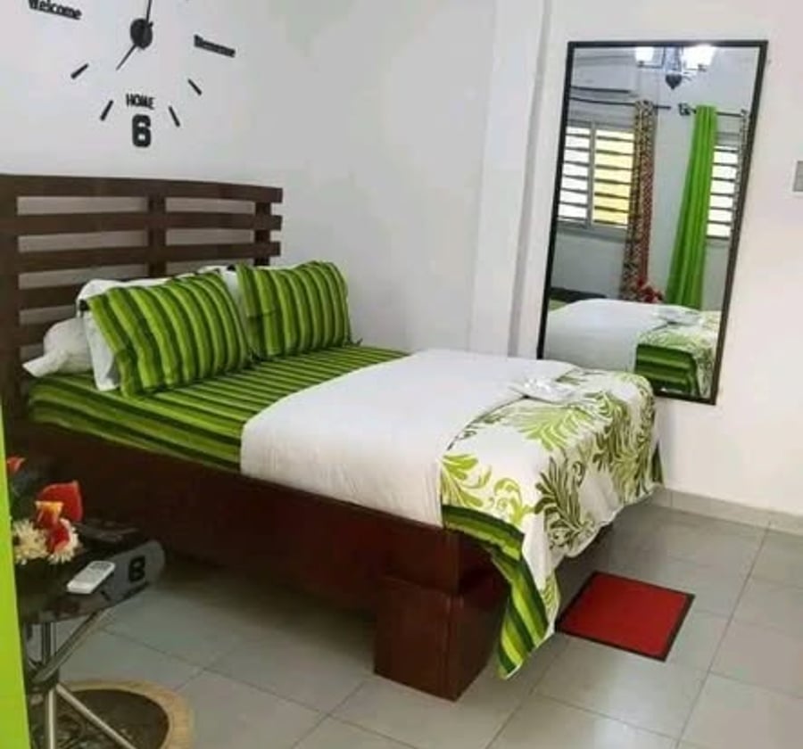 Chambre meublée – Odza Brigade, Yaoundé – 13 000 FCFA/nuitée