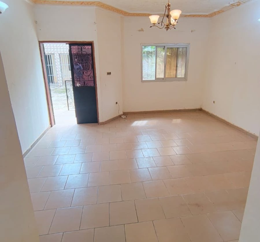 Studio moderne à Madagascar, Yaoundé