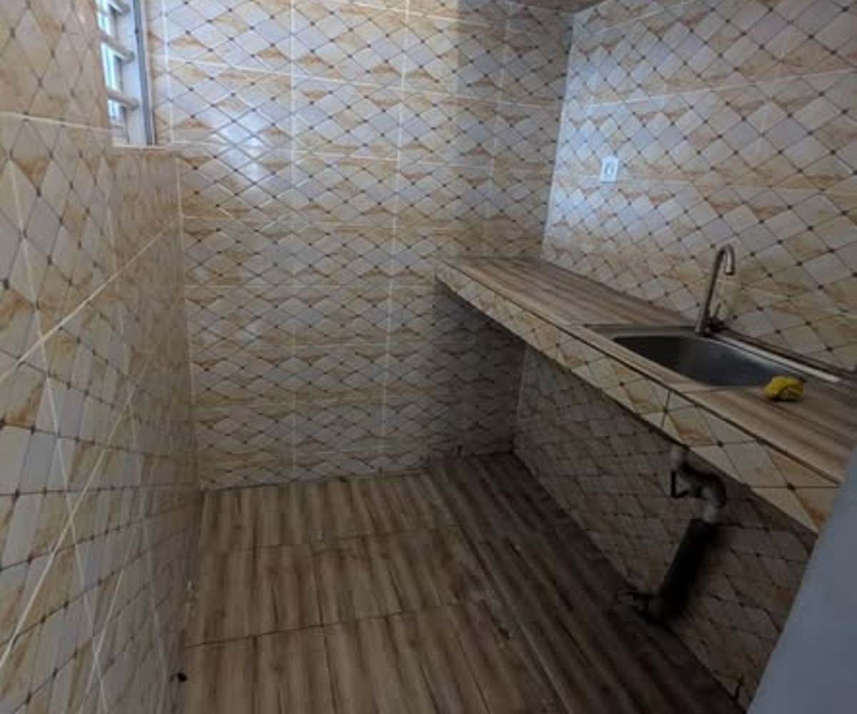 Chambre spacieuse à Tsinga Village