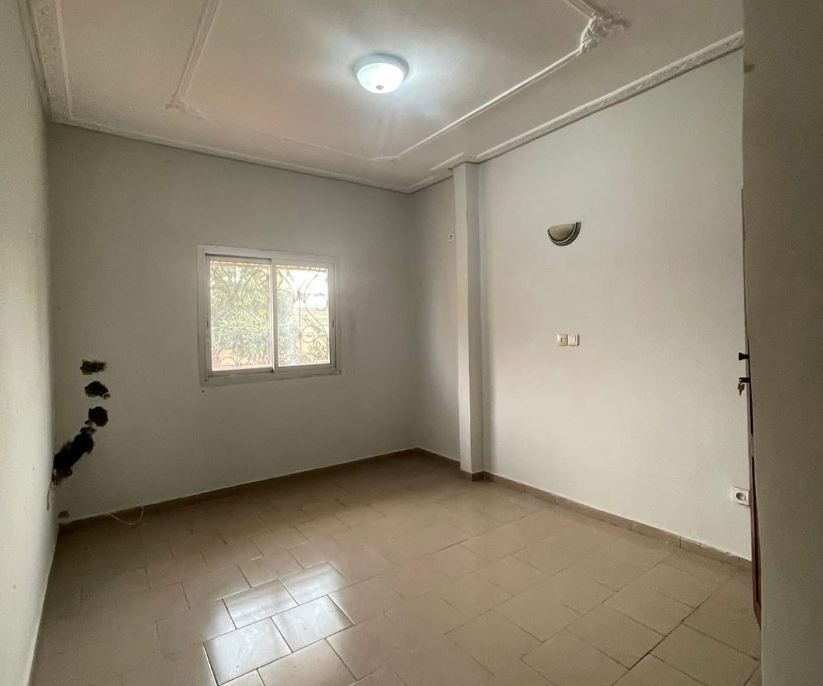 Studio moderne à louer - Bastos Golf