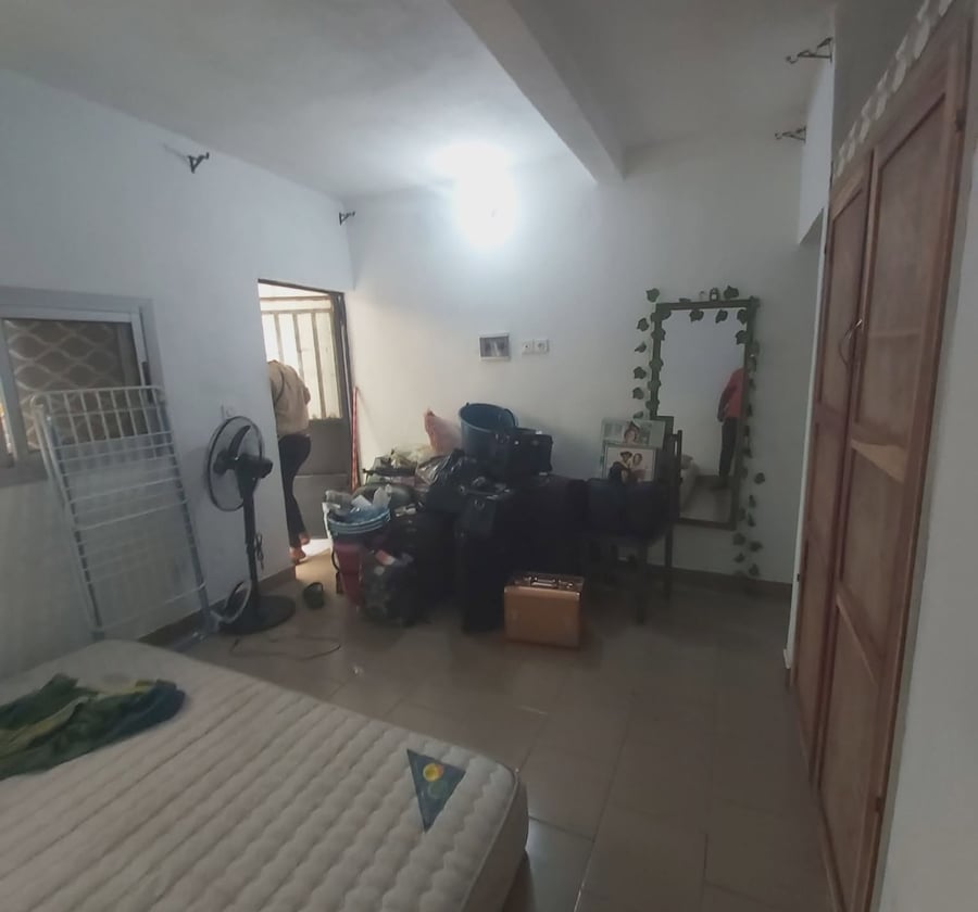 Chambre moderne à Biyem-Assi