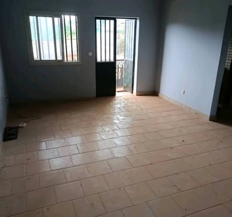 Appartement moderne à louer à Olembe