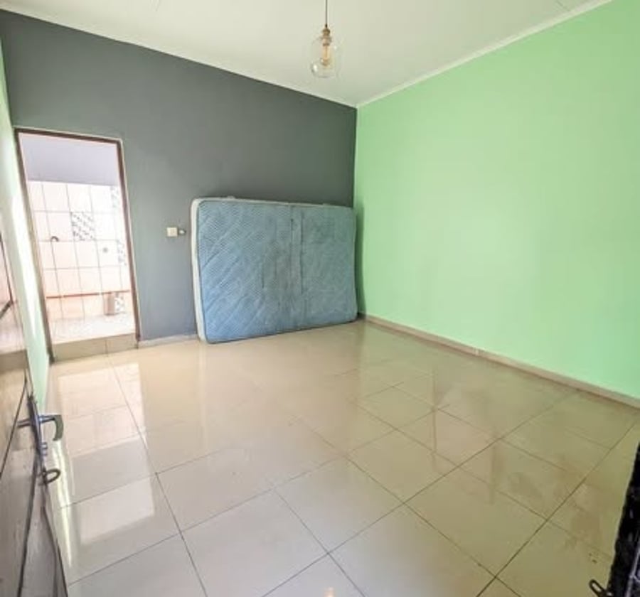 Vaste chambre moderne à Ndogbong