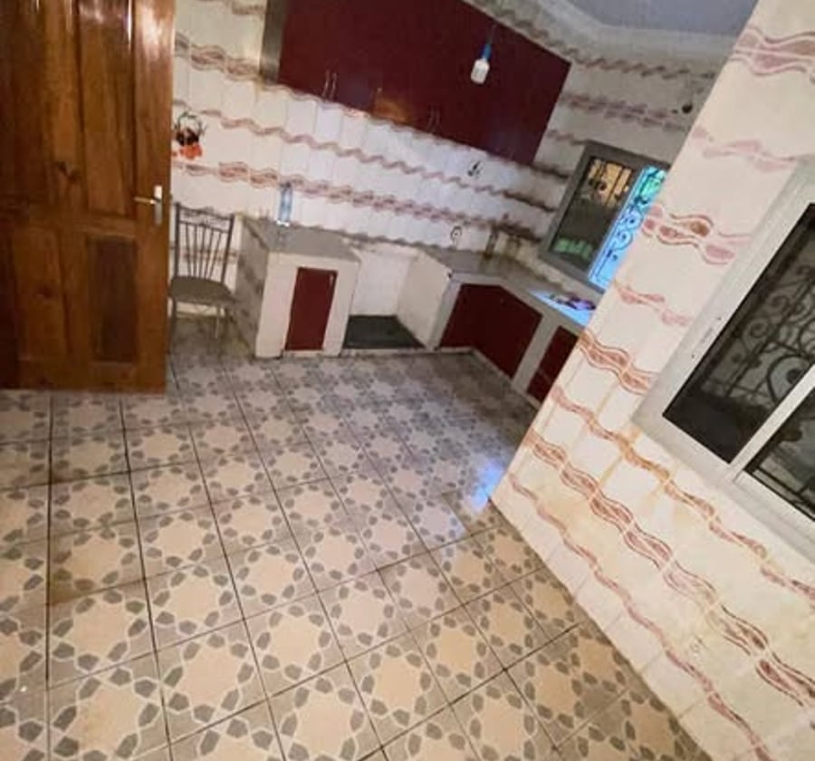 Duplex à louer à Odza