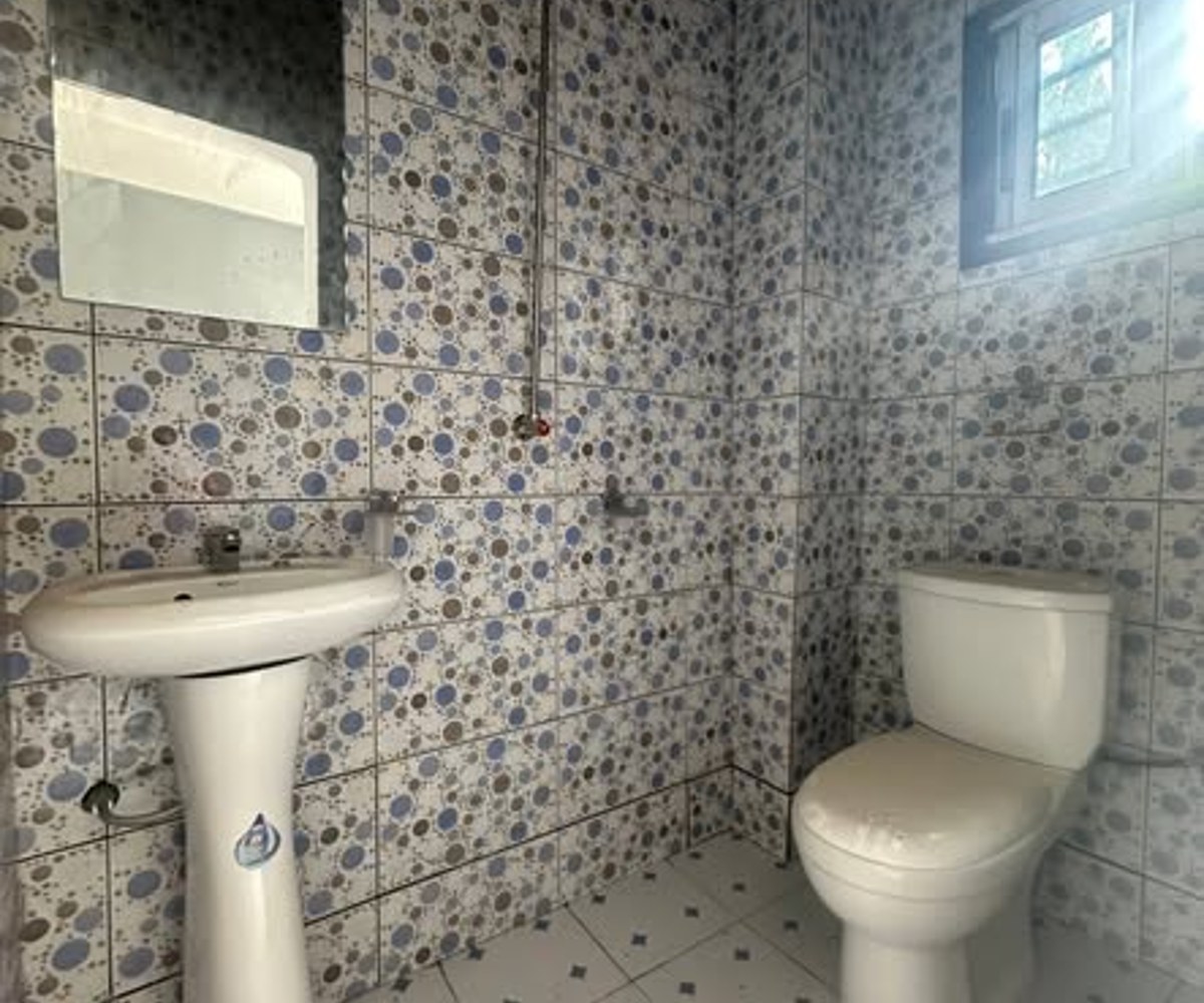Chambres modernes 3 pièces à PK17 Douala