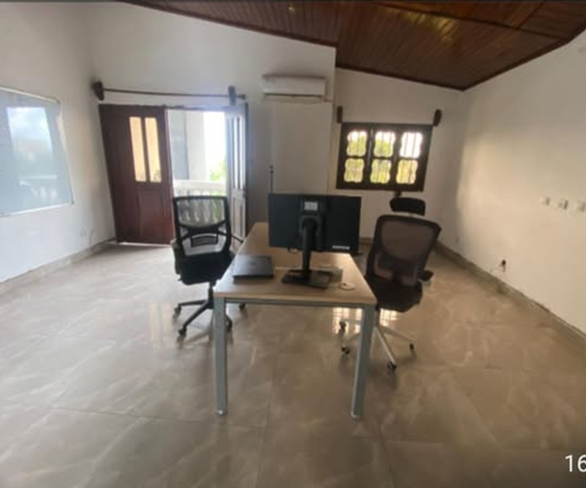 Vaste duplex à louer à Ndogbong