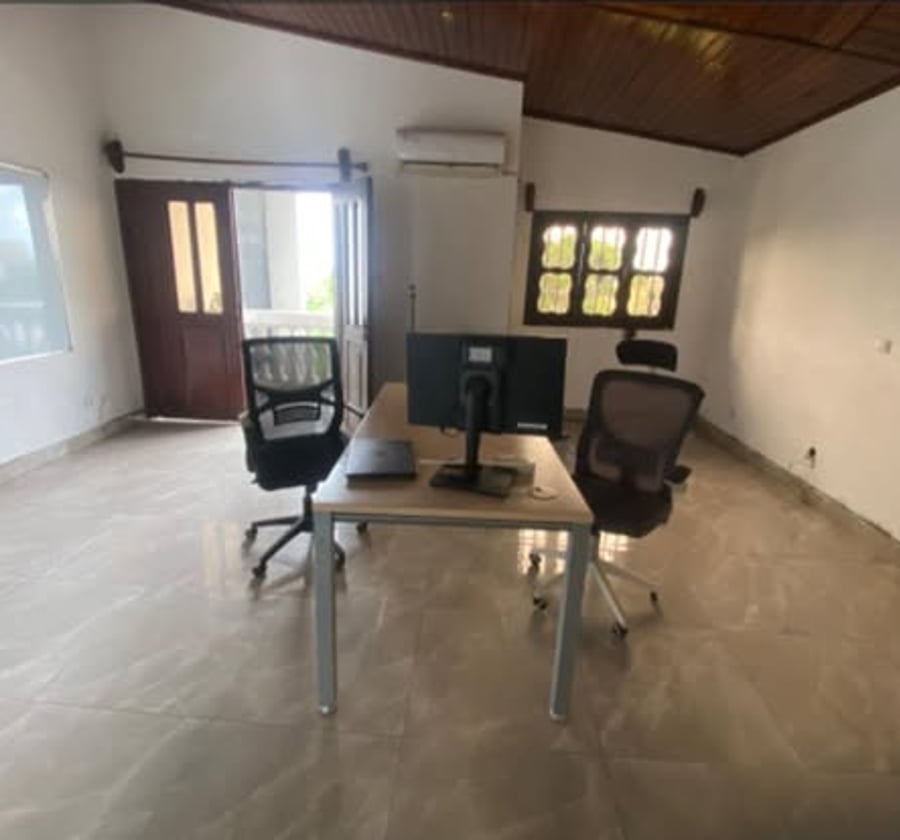 Vaste duplex à louer à Ndogbong