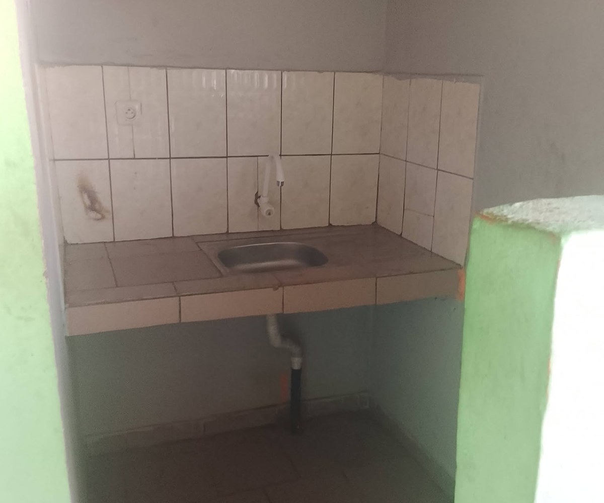 Chambre à louer à PK 8, Douala