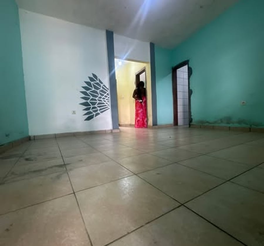 Studio moderne à PK12 (Ngonjo), Douala