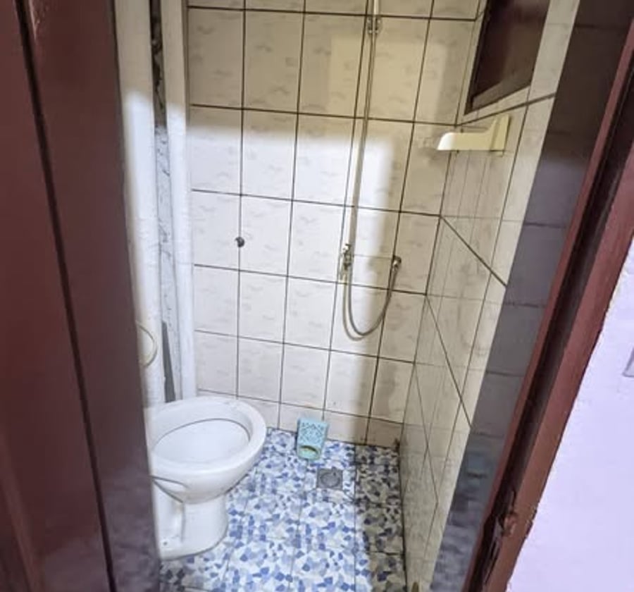 Chambres modernes 3 pièces à louer à Ndogbong