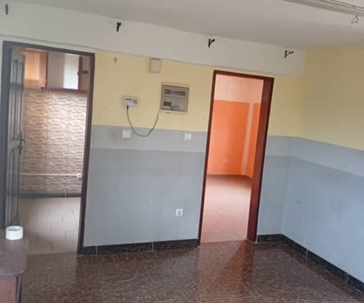 Joli studio moderne à louer à Logbaba