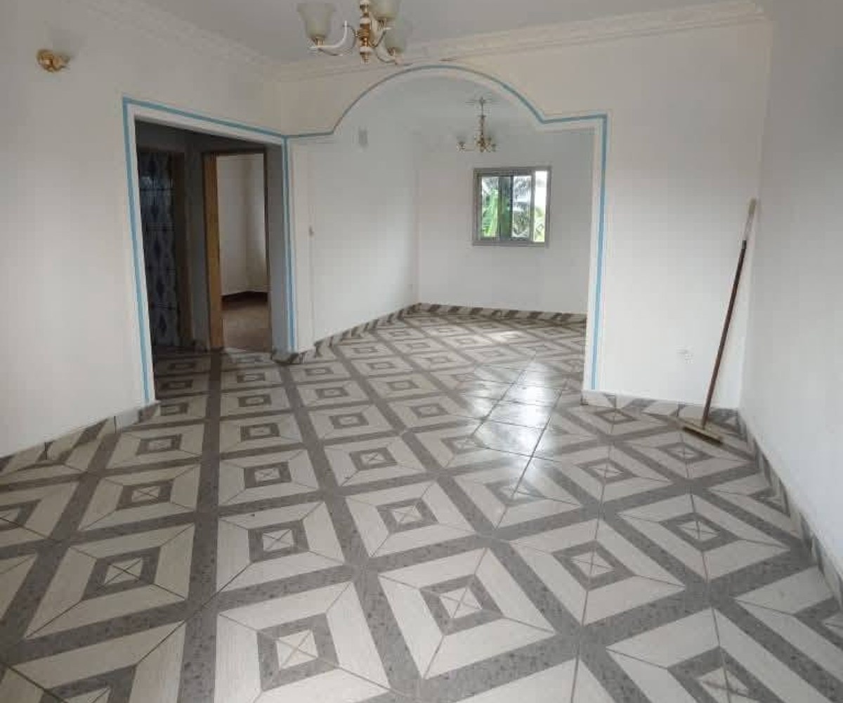 Appartement moderne à louer à Nkolmesseng