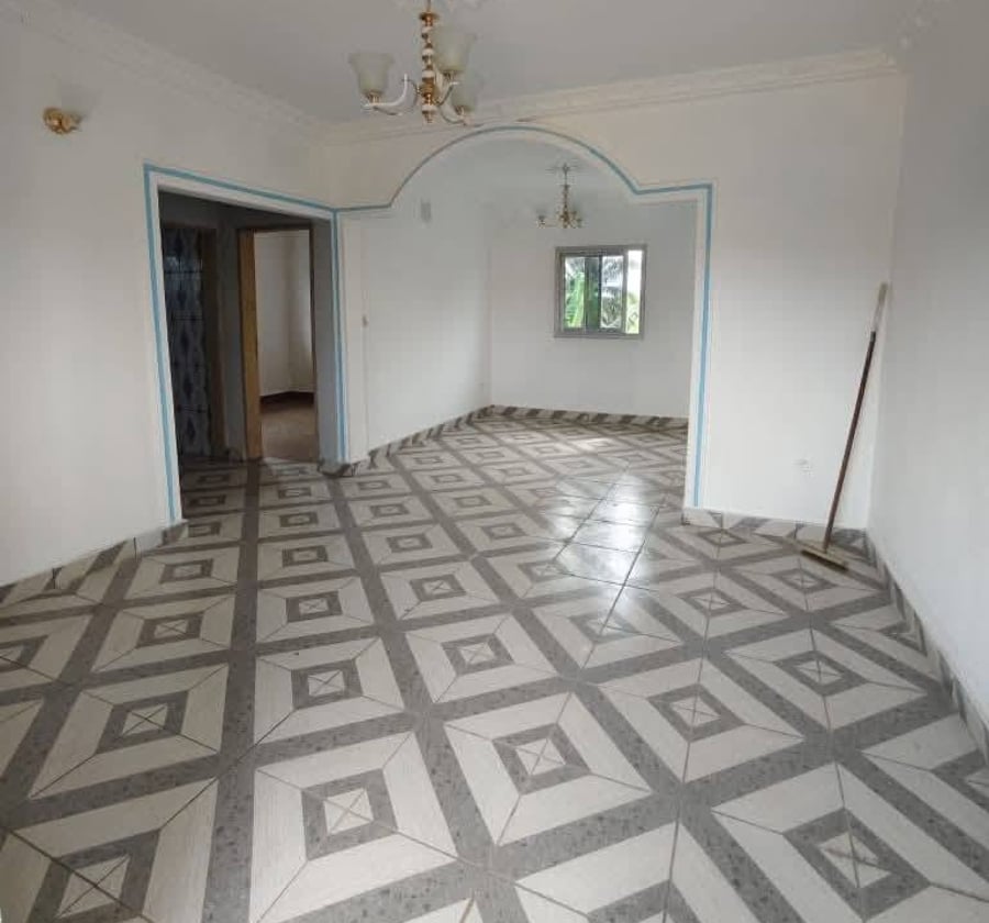 Appartement moderne à louer à Nkolmesseng