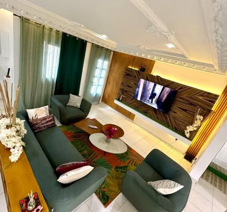 Meublés à Bastos - Chambres, studios et appartements