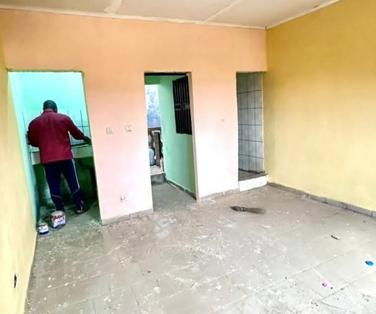 Chambre moderne avec douche et cuisine - Nsam Yaoundé