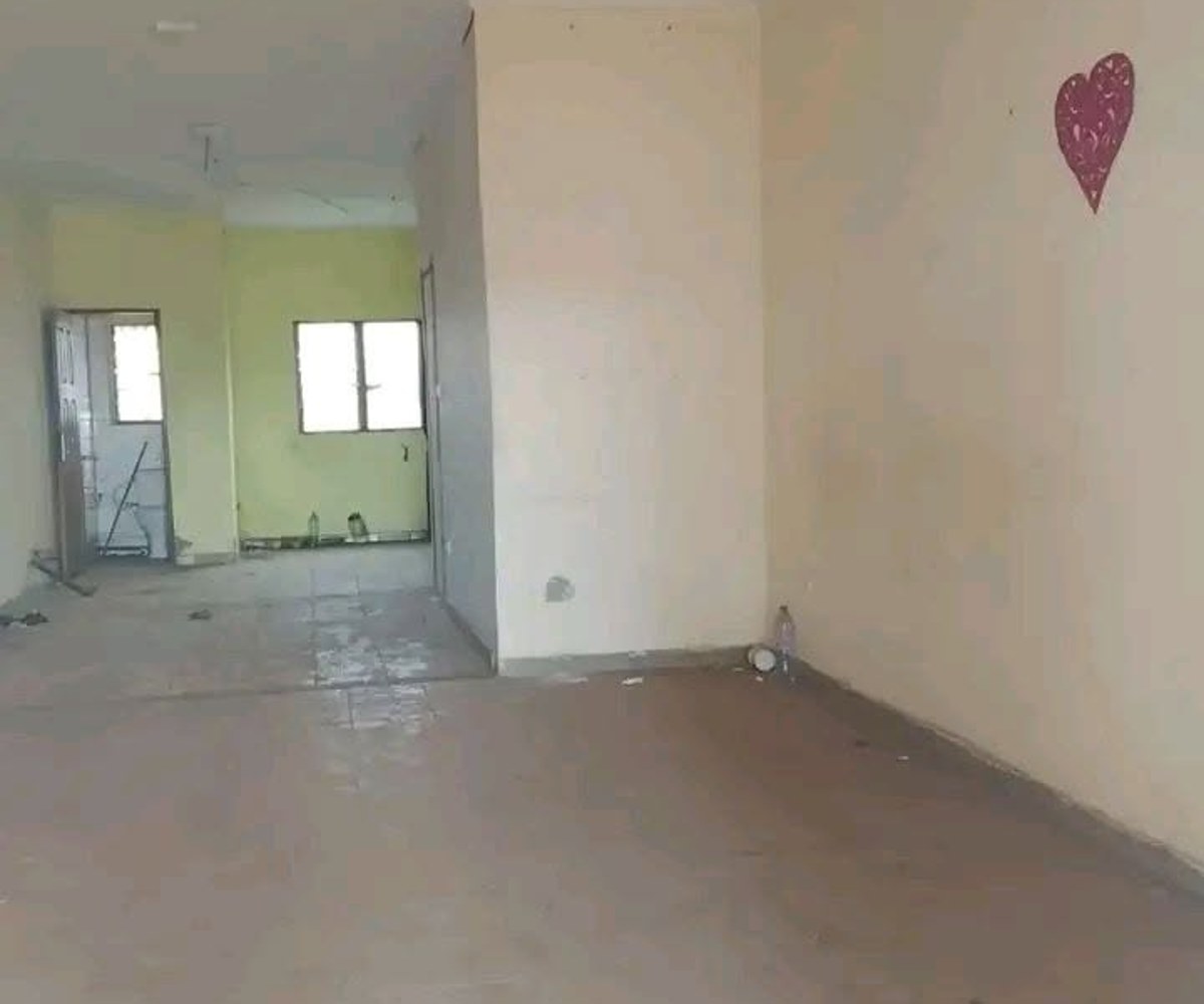 Emplacement commercial à louer à Yaoundé Ekounou