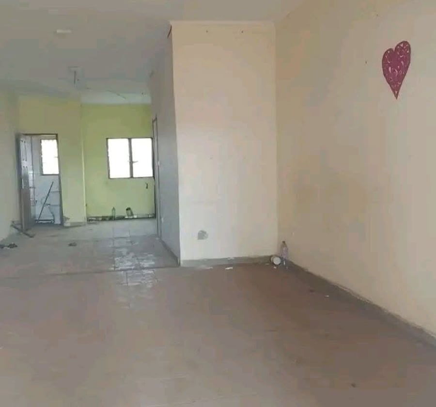 Emplacement commercial à louer à Yaoundé Ekounou