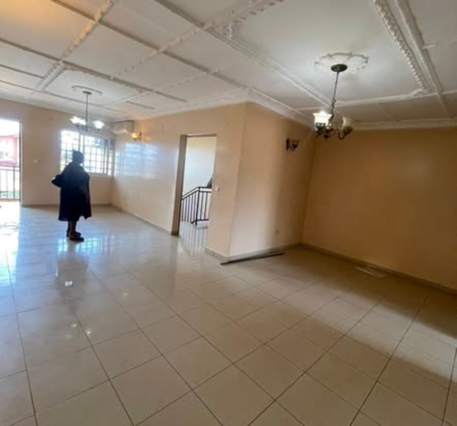 Appartement VIP 3 chambres à Essos - Yaoundé