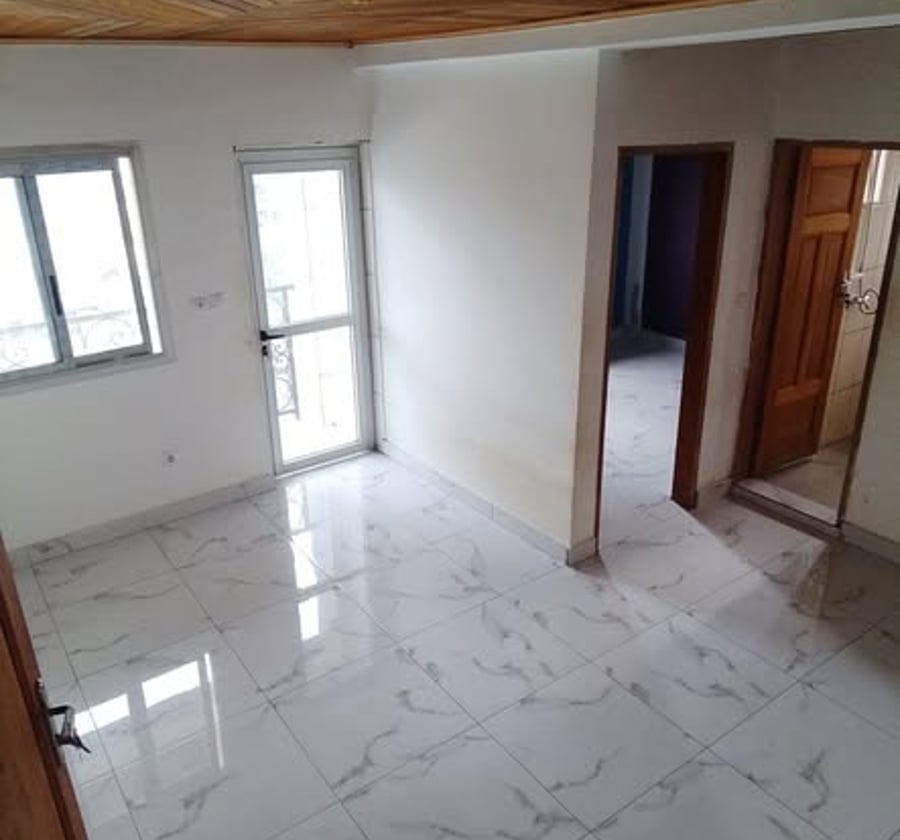 Studio moderne à Village, Douala