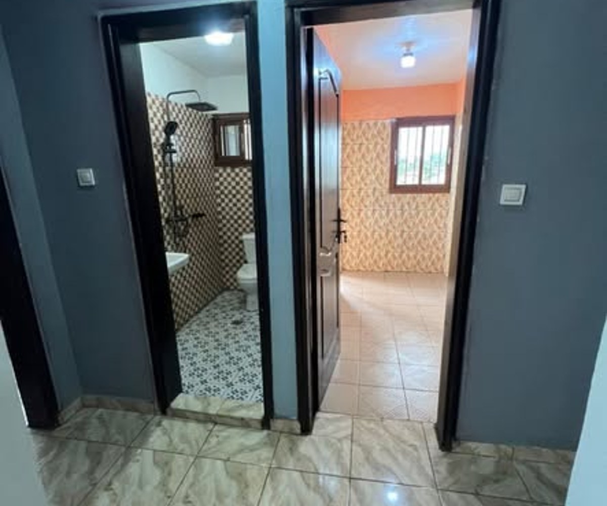 Studio moderne à louer à Simbock Eloumdem