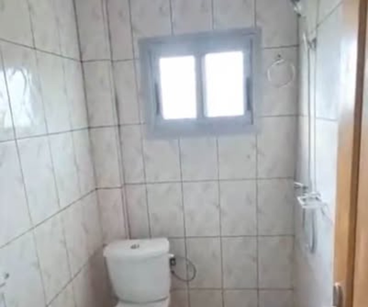 Vaste chambre moderne à Nkolfoulou