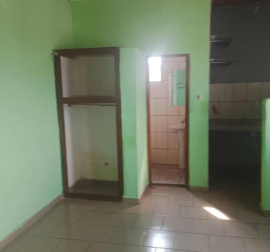 Chambre à louer à PK 8, Douala