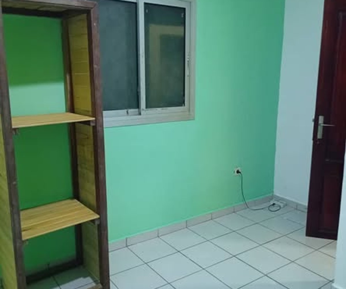 Joli studio moderne à Beedi