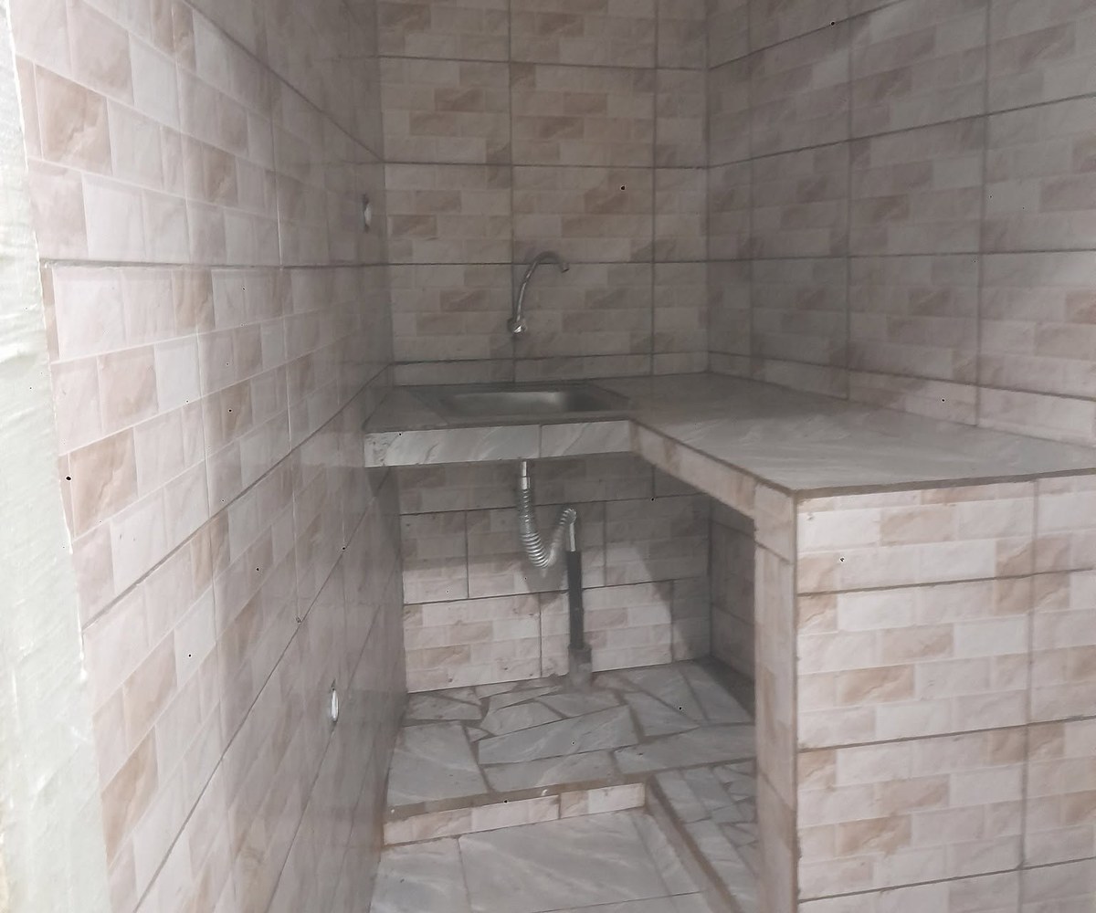 Chambre moderne avec cour et puit – Etoug-Ebe