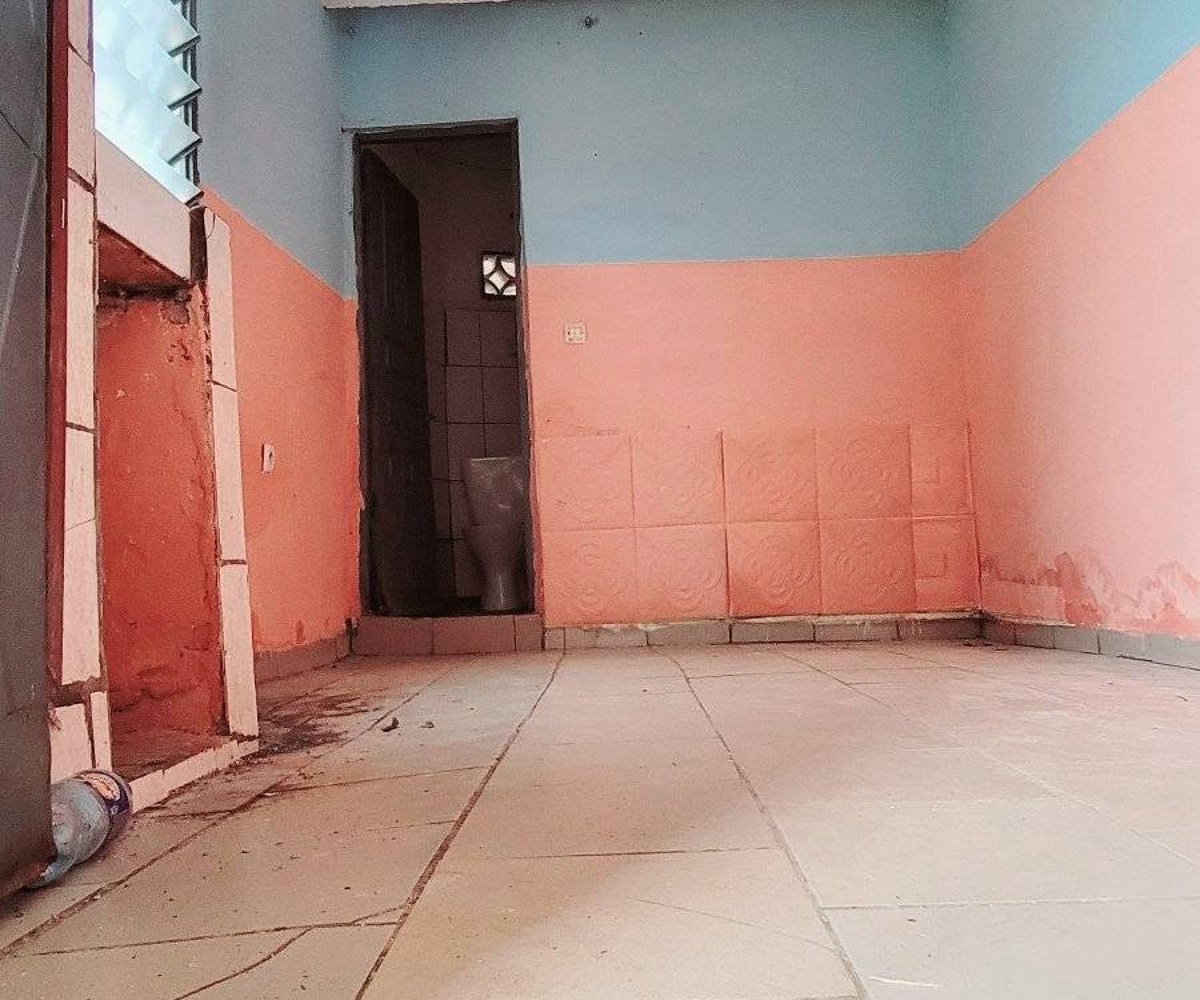 Chambre moderne à louer à Etoug-Ebe