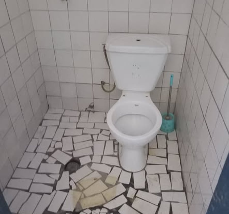À louer grande chambre moderne avec véranda à PK8