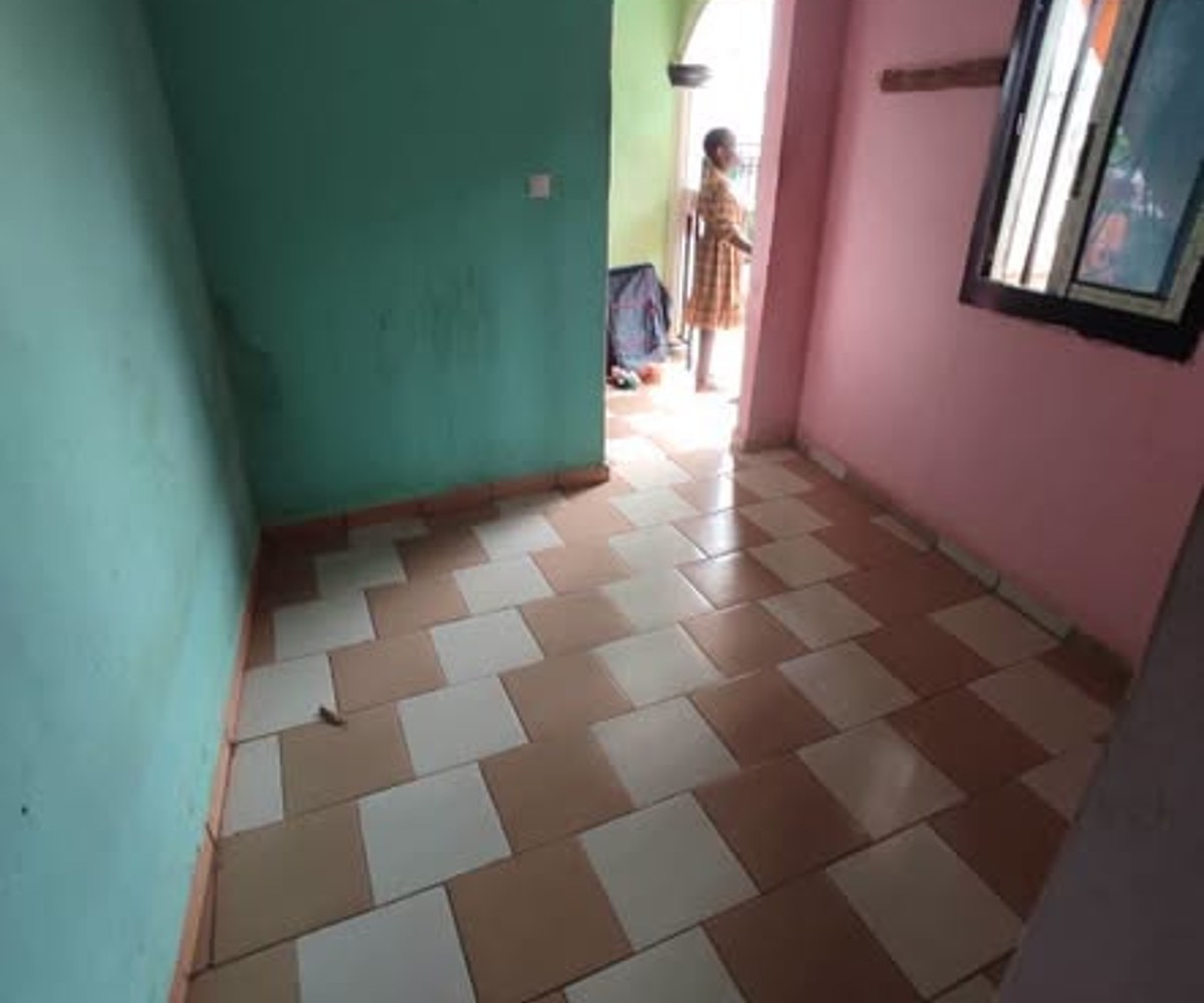 Chambre moderne 2 pièces à Nkoabang