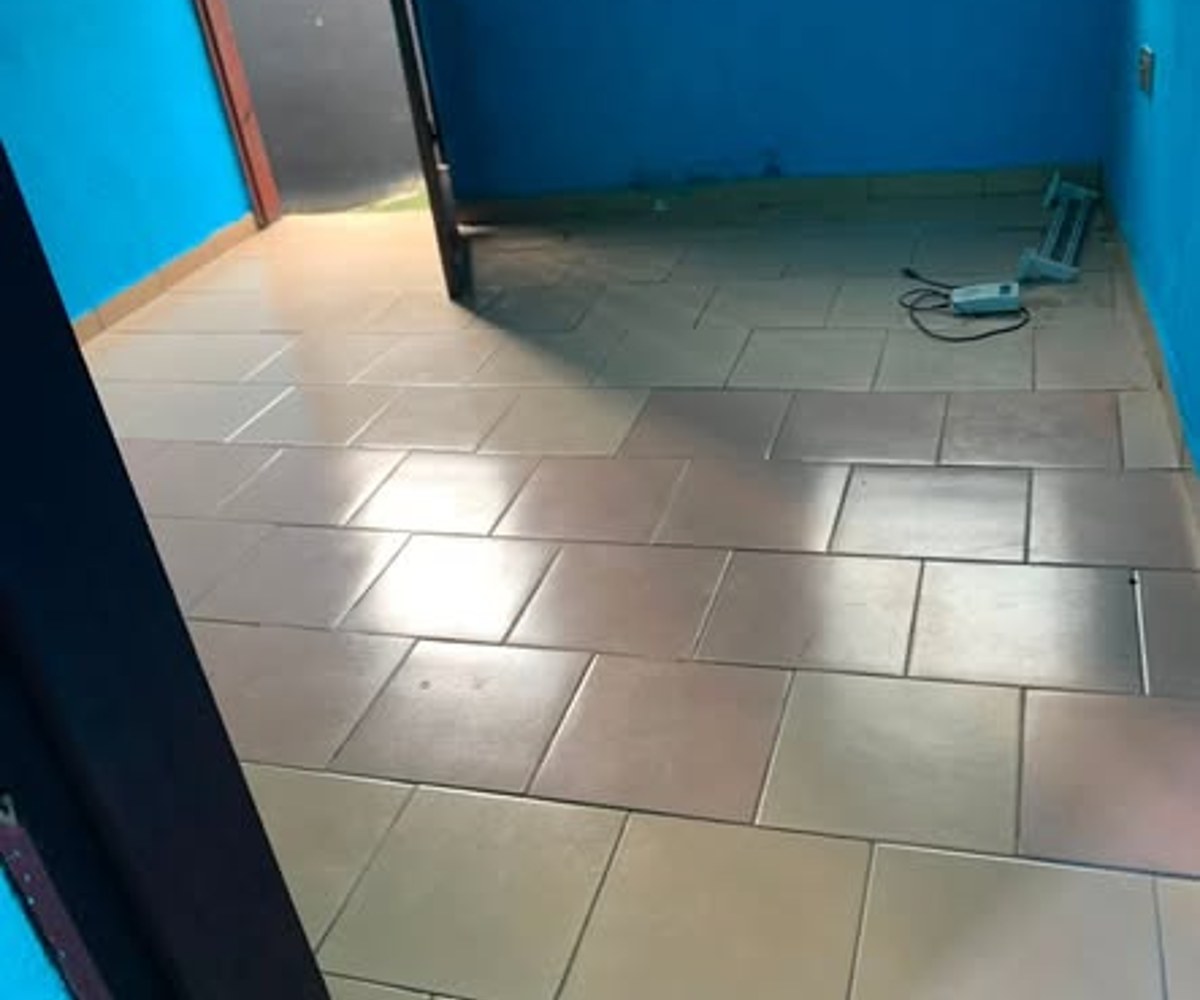 Studio simple à Ndogpassi I, carrefour chefferie