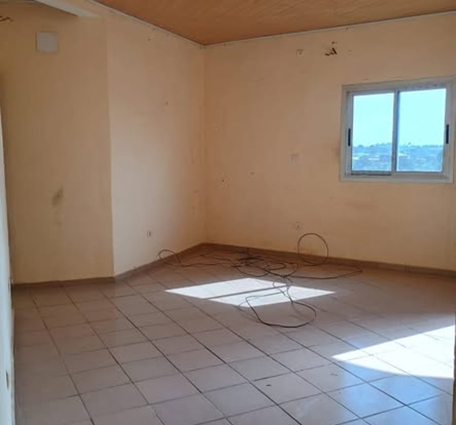 Appartement moderne à louer - PK 12 Lycée