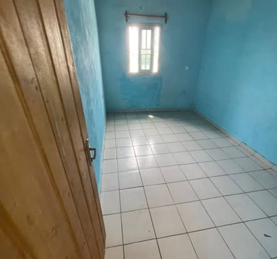 Appartement à louer à Tradex Village, Douala
