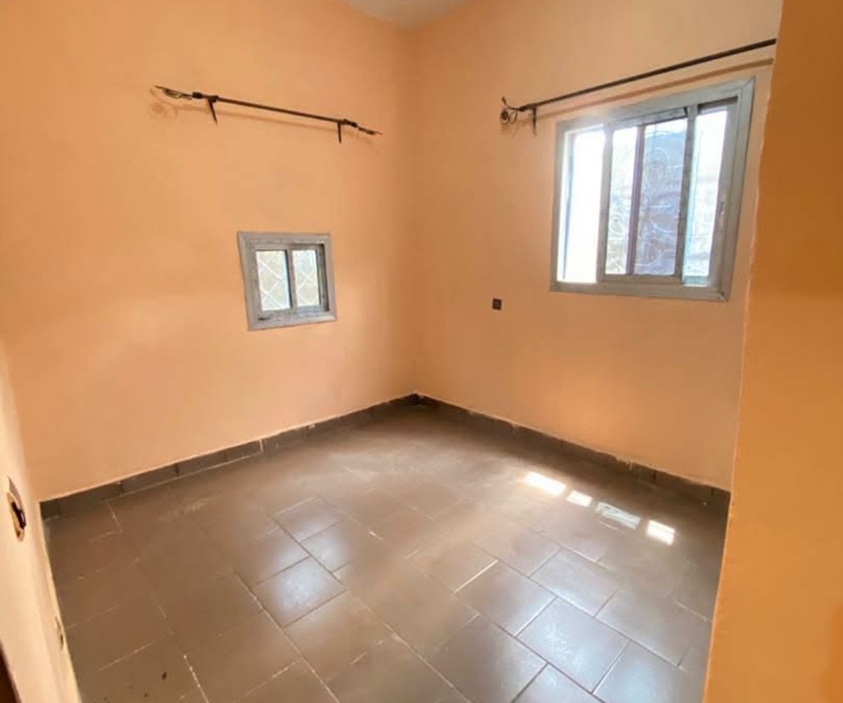 Appartement à louer à Efoulan