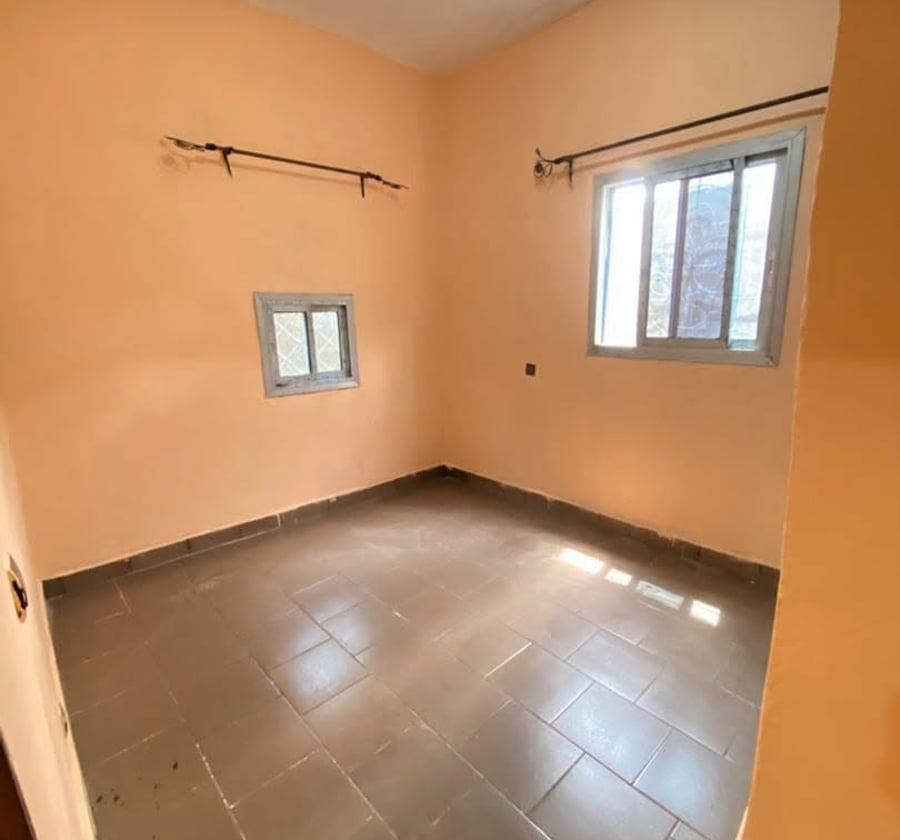 Appartement à louer à Efoulan