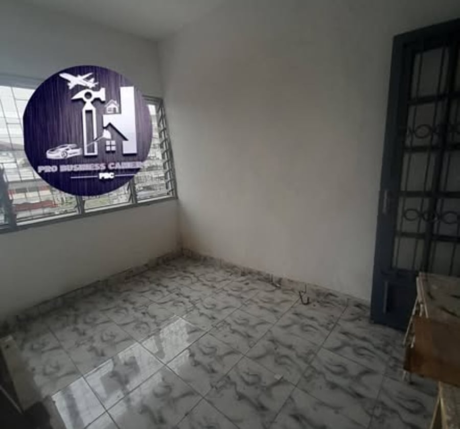 Bureau à louer à Deido