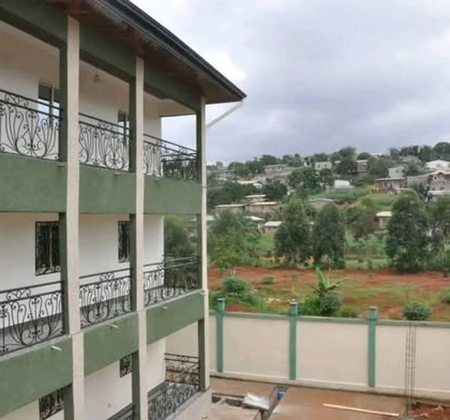 Immeuble neuf à vendre - Mvan, Yaoundé
