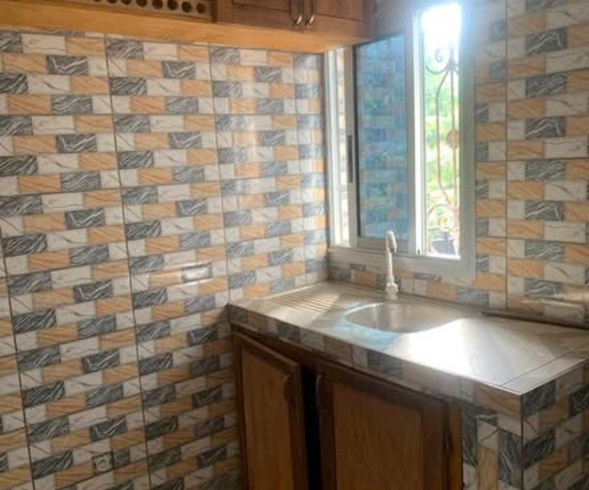 Studios modernes à Nkolbong
