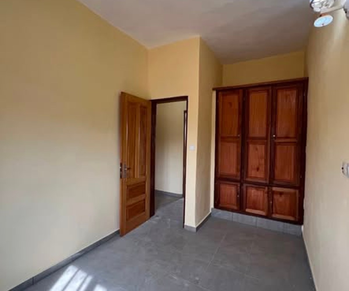 Vaste appartement à louer - 2 chambres - Etoug Ebe