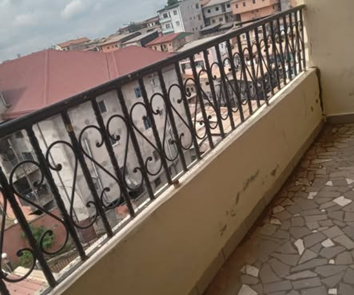 Appartement moderne - 2 chambres - Biyem-Assi