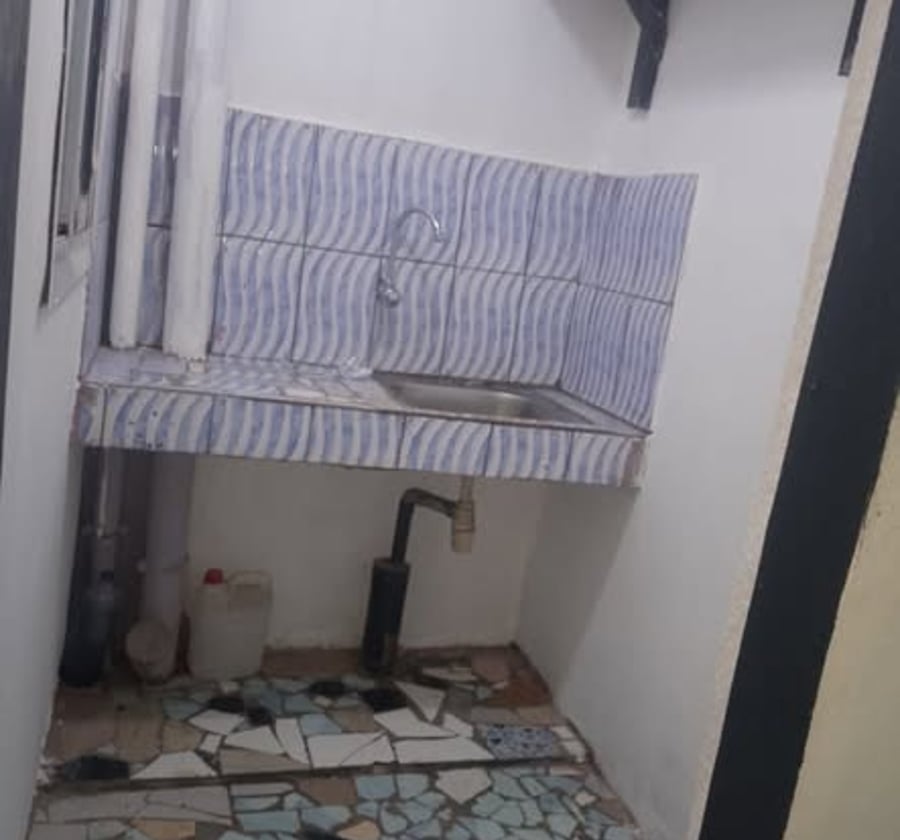 Studio moderne à louer - Ndogbon, Douala
