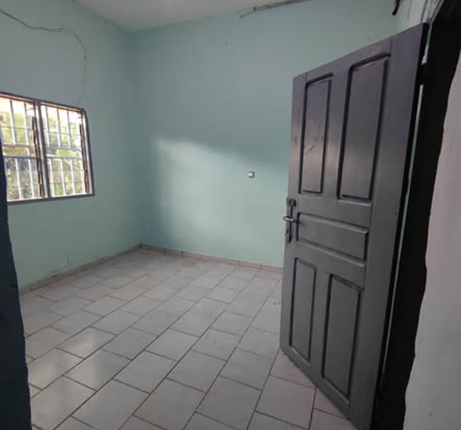 Chambre moderne à louer - Fouda, Yaoundé
